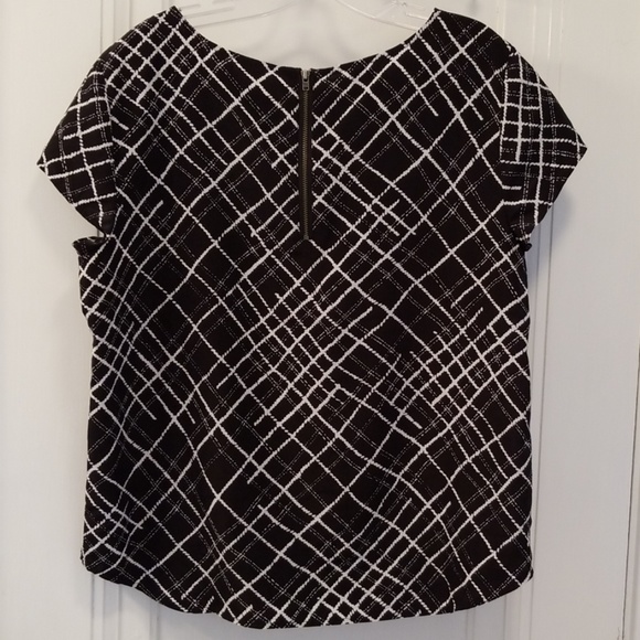 Talbots short sleeve blouse - Picture 4 of 6